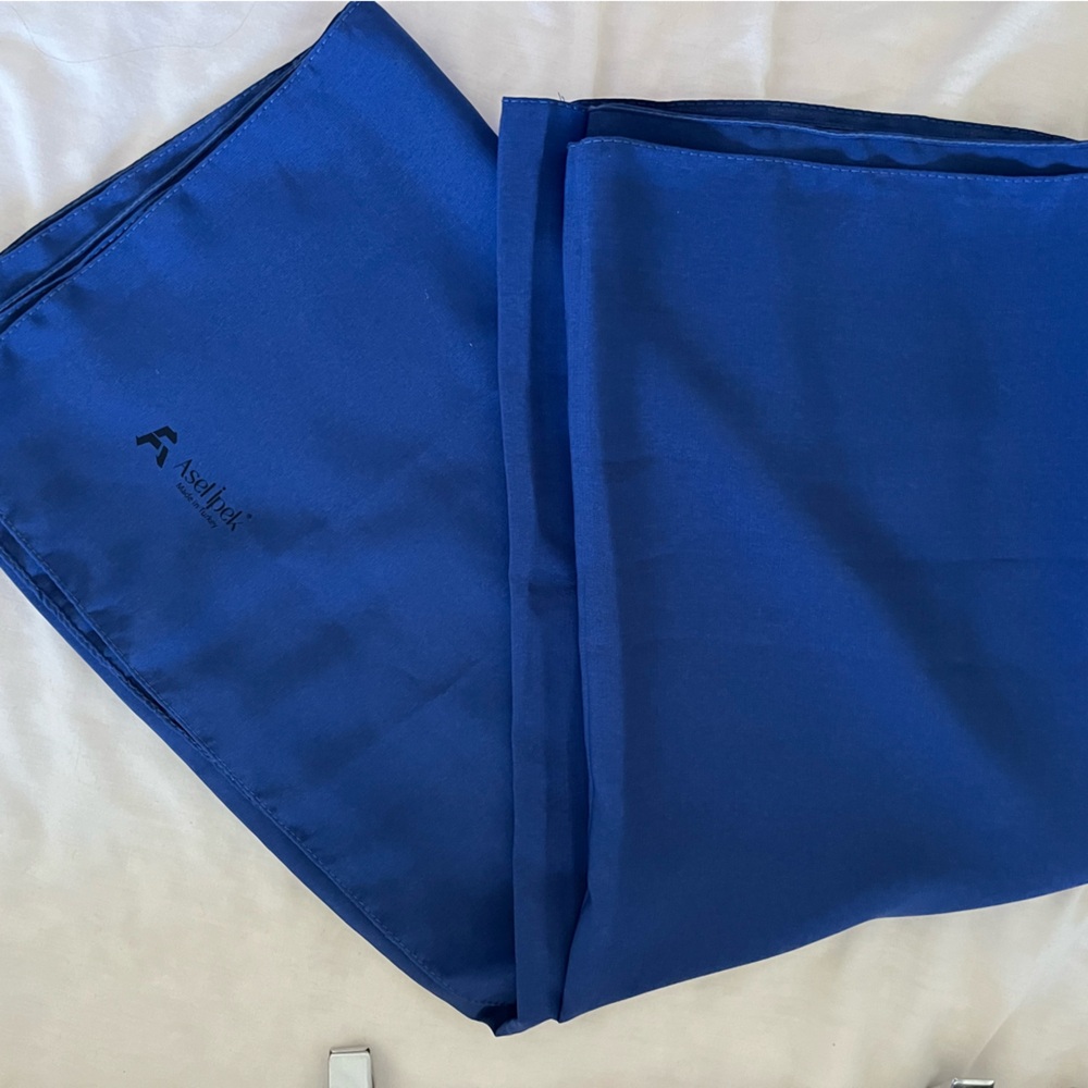 Blue scarf 💙 - Picture 2 of 3
